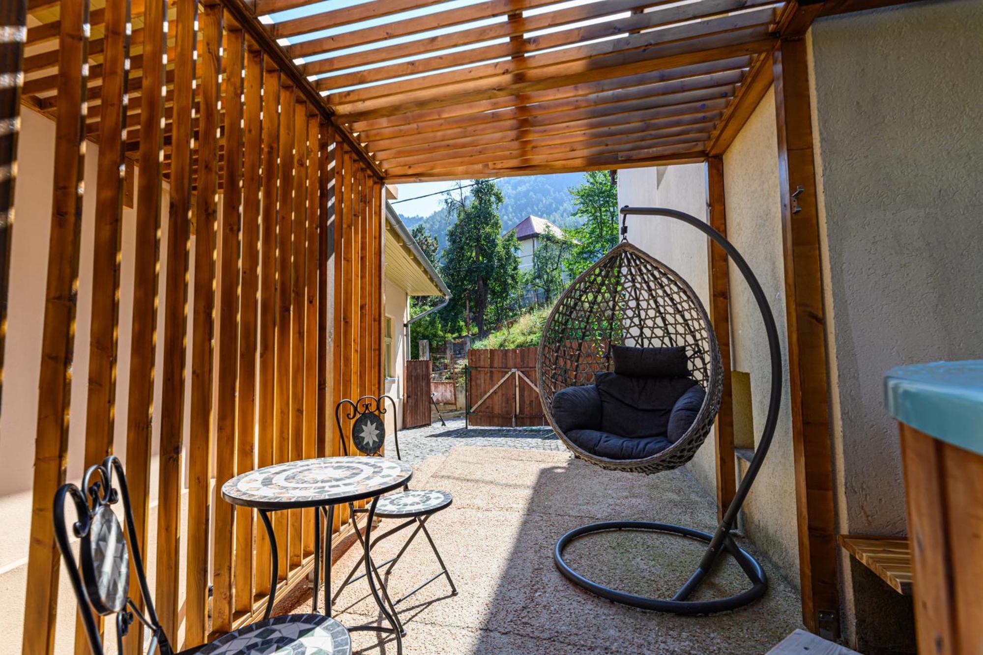 Lagom - Hot Tub Hideout Брашов Екстериор снимка